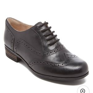 clarks heeled brogues
